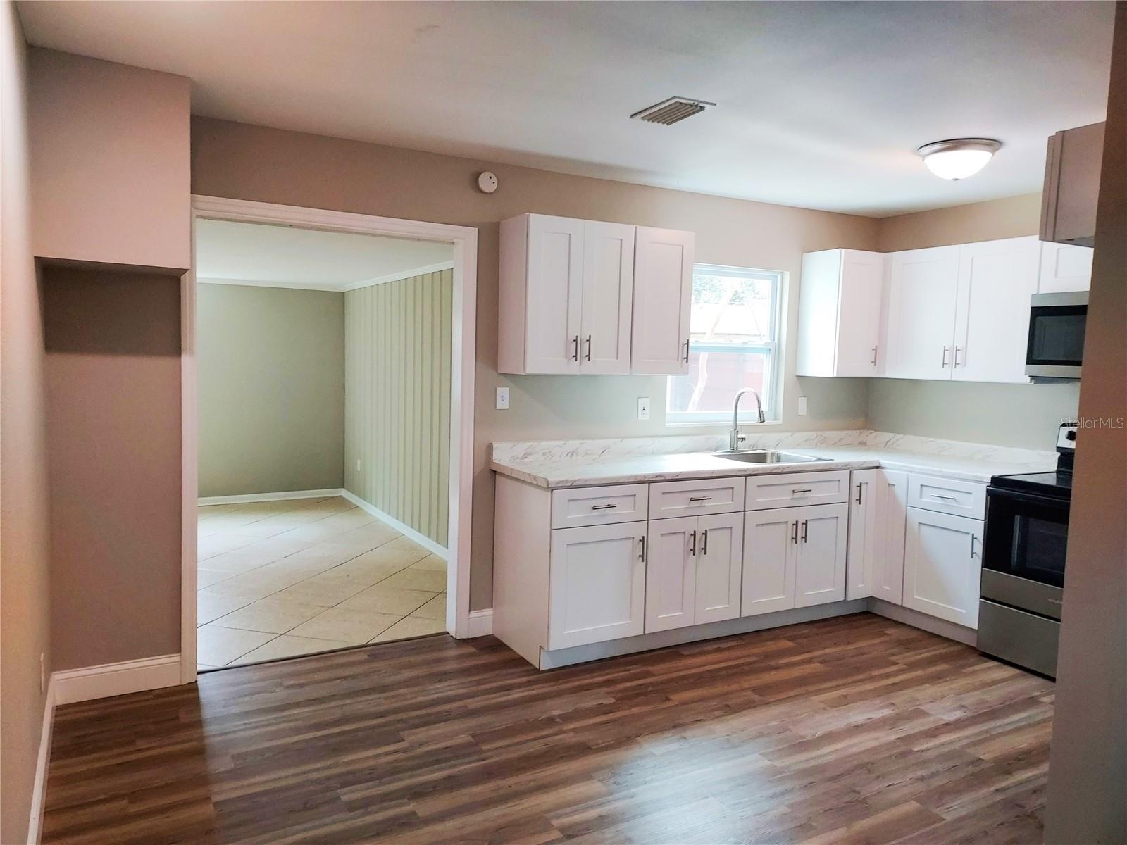 803 VALENCIA RD, PLANT CITY, FL, 33563