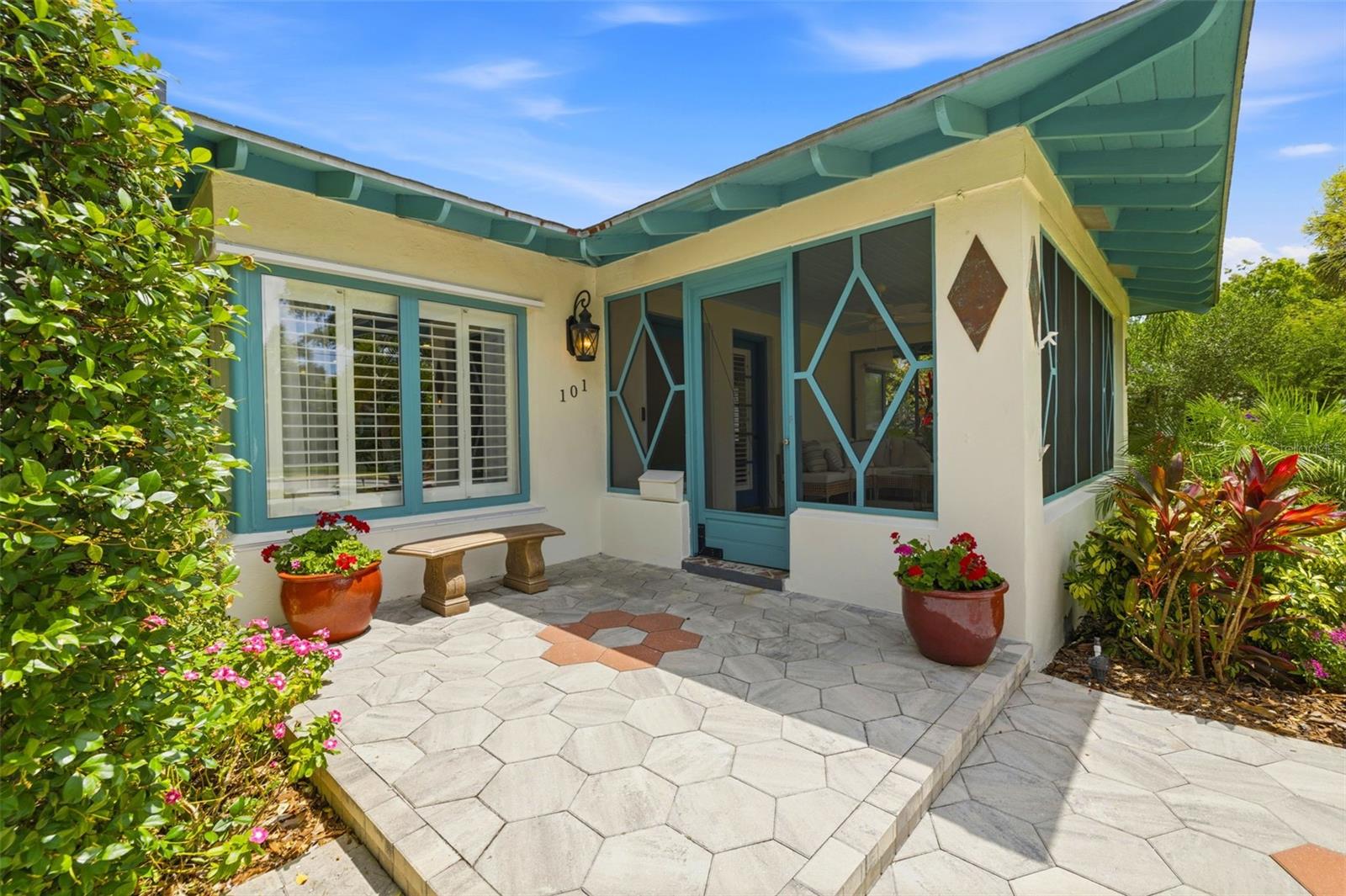 101 26TH AVE NE, ST PETERSBURG, FL, 33704