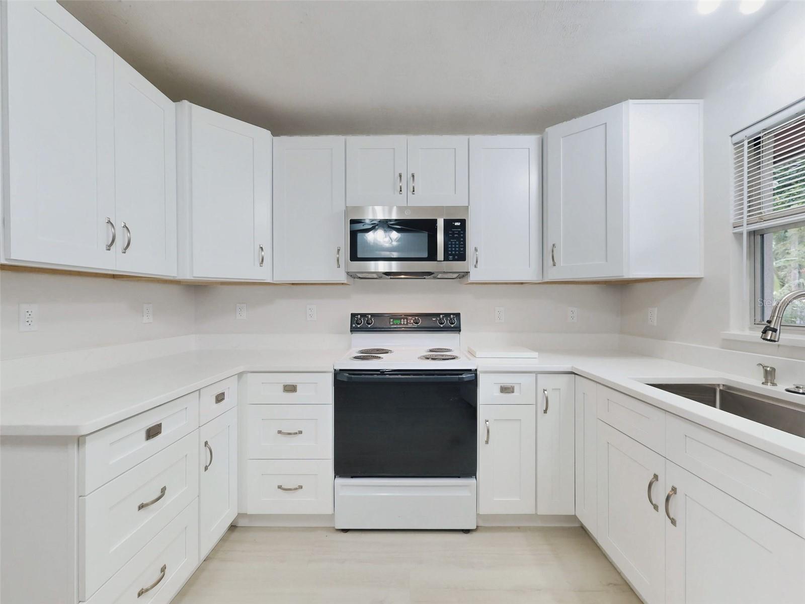 111 VALENCIA DR, EDGEWATER, FL, 32132