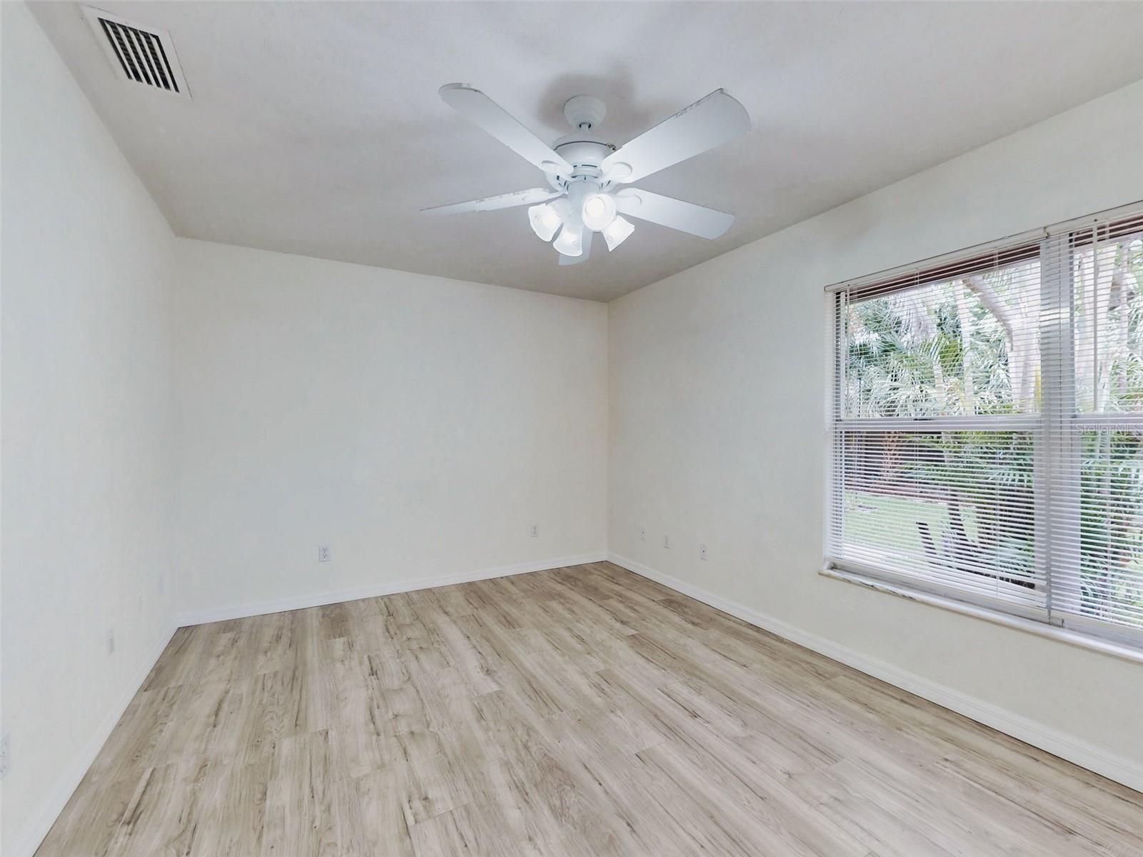 111 VALENCIA DR, EDGEWATER, FL, 32132