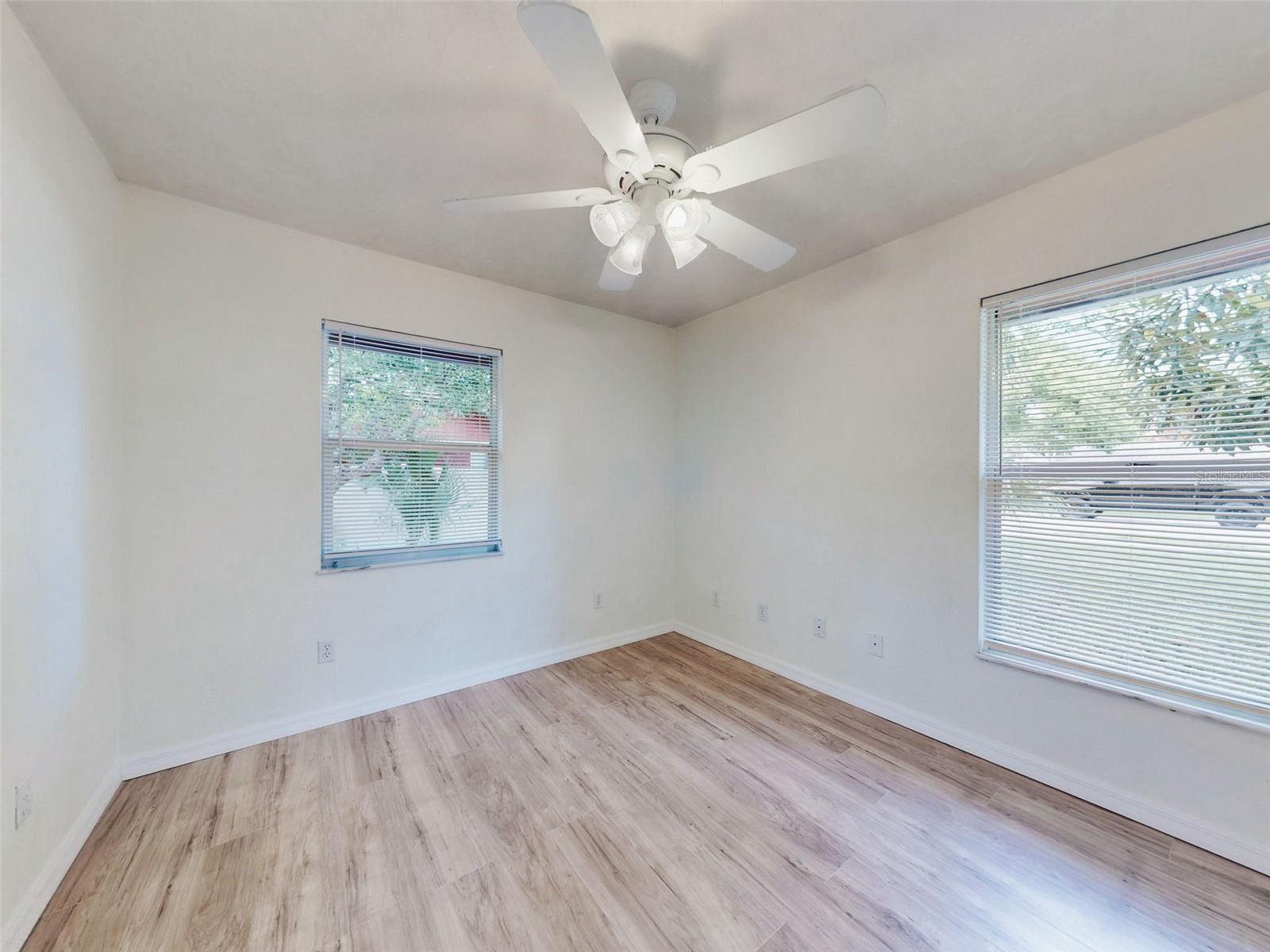 111 VALENCIA DR, EDGEWATER, FL, 32132