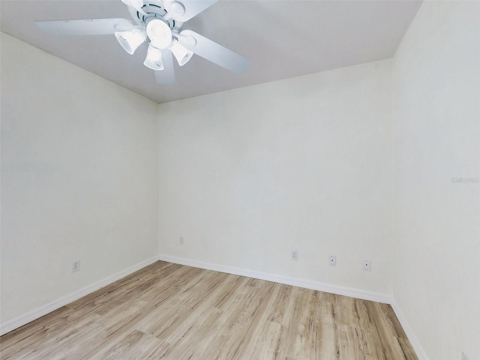 111 VALENCIA DR, EDGEWATER, FL, 32132