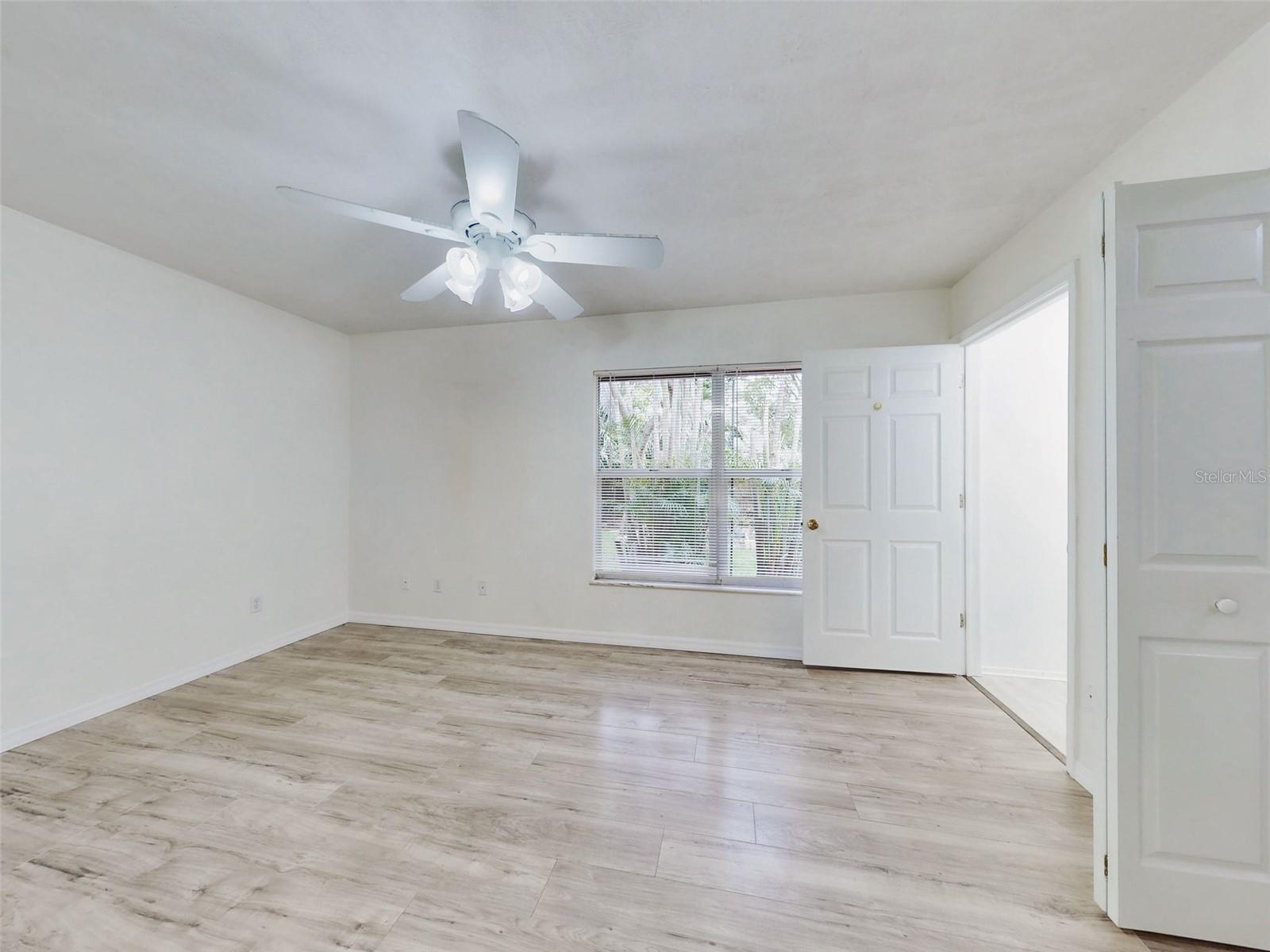 111 VALENCIA DR, EDGEWATER, FL, 32132
