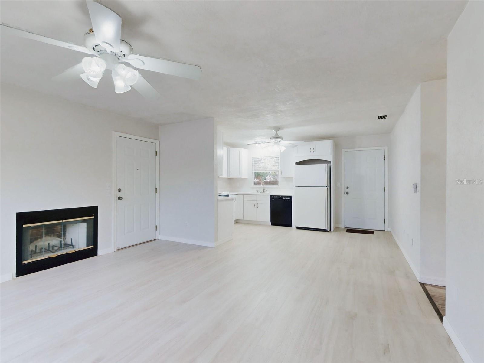 111 VALENCIA DR, EDGEWATER, FL, 32132