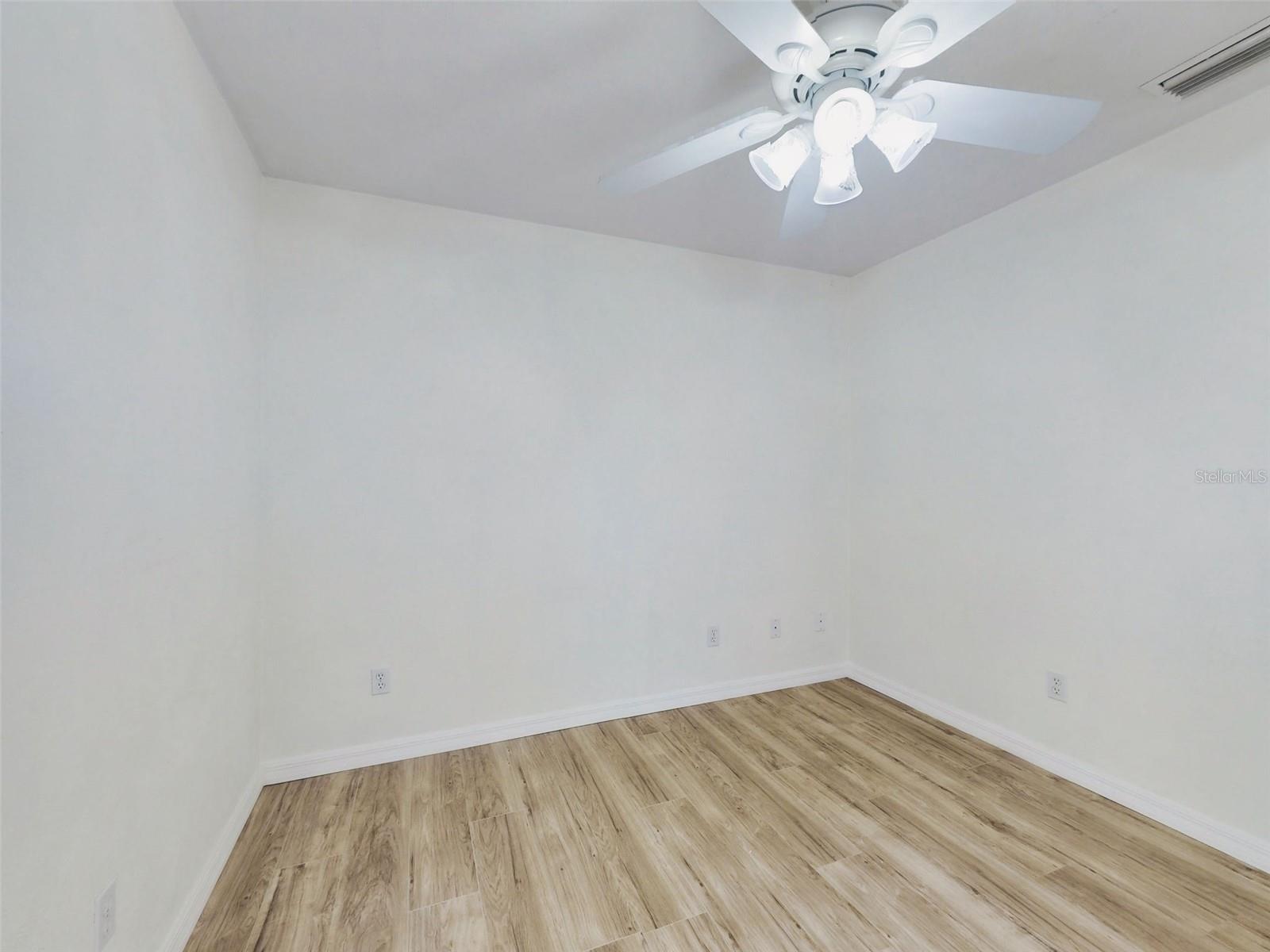 111 VALENCIA DR, EDGEWATER, FL, 32132