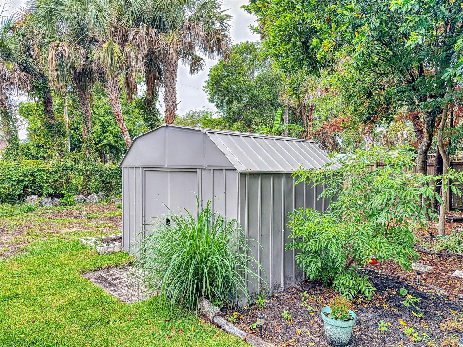 111 VALENCIA DR, EDGEWATER, FL, 32132