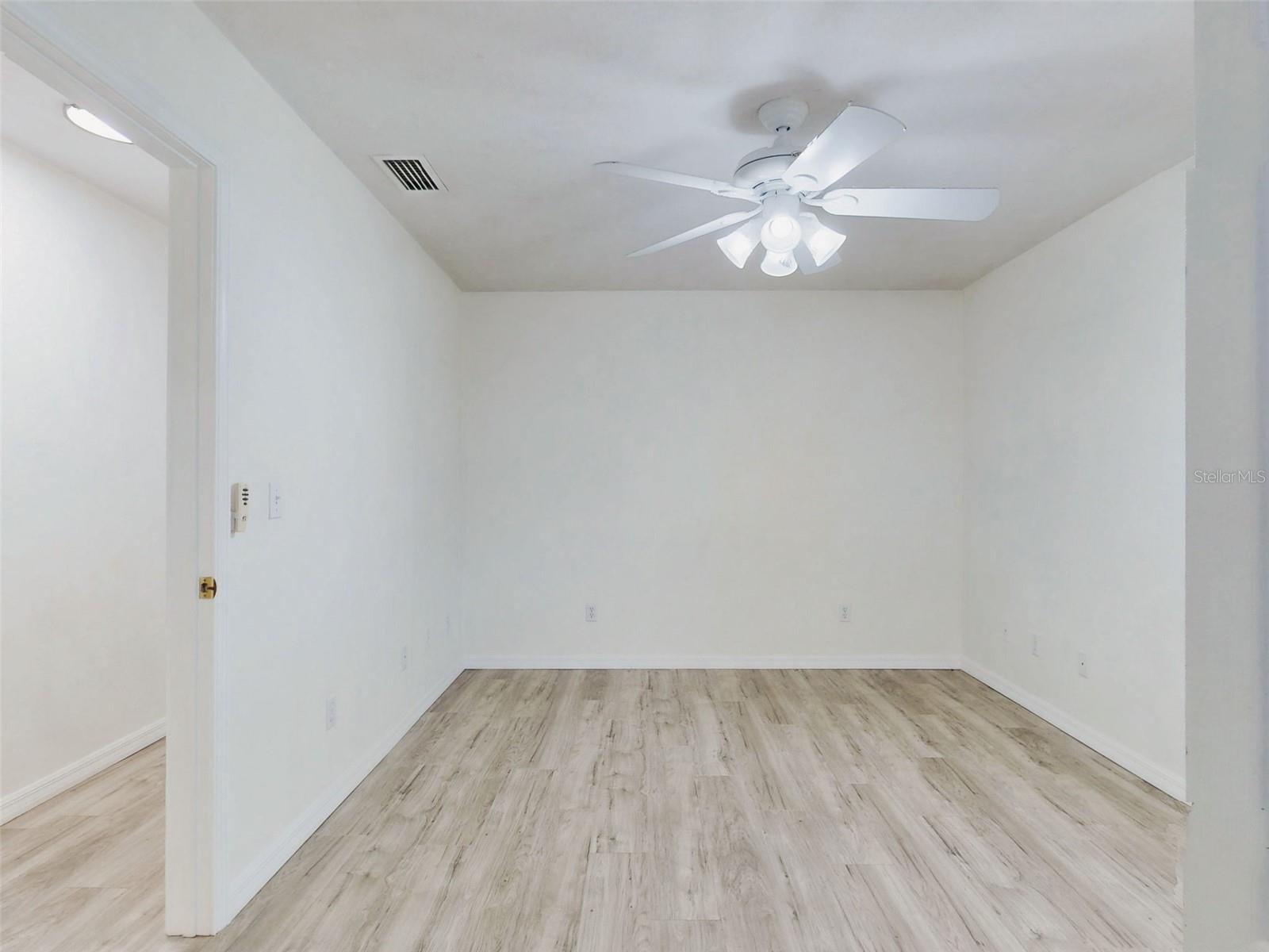 111 VALENCIA DR, EDGEWATER, FL, 32132