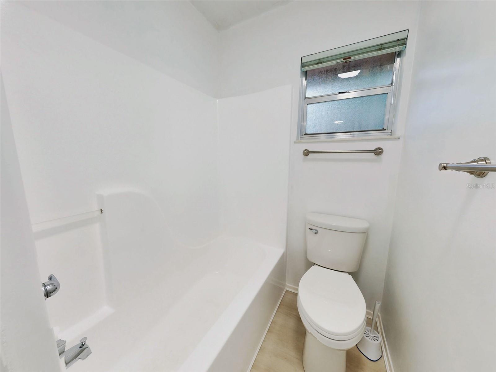 111 VALENCIA DR, EDGEWATER, FL, 32132