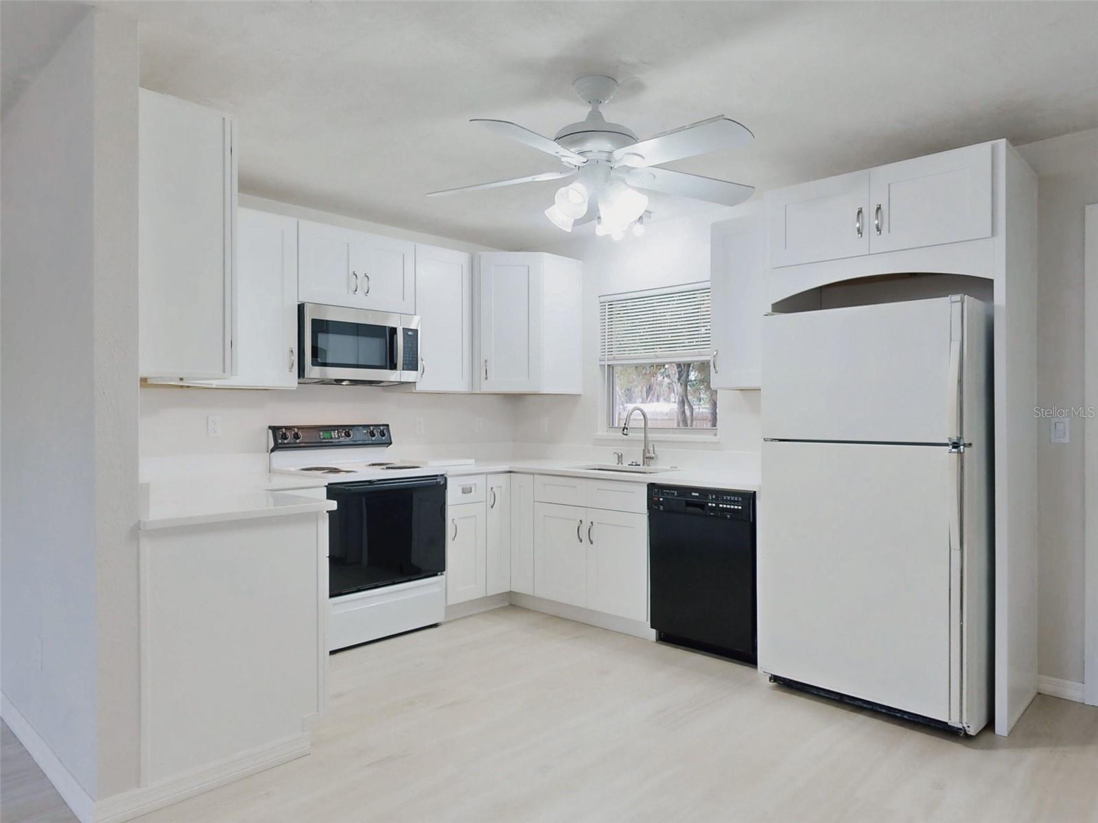 111 VALENCIA DR, EDGEWATER, FL, 32132