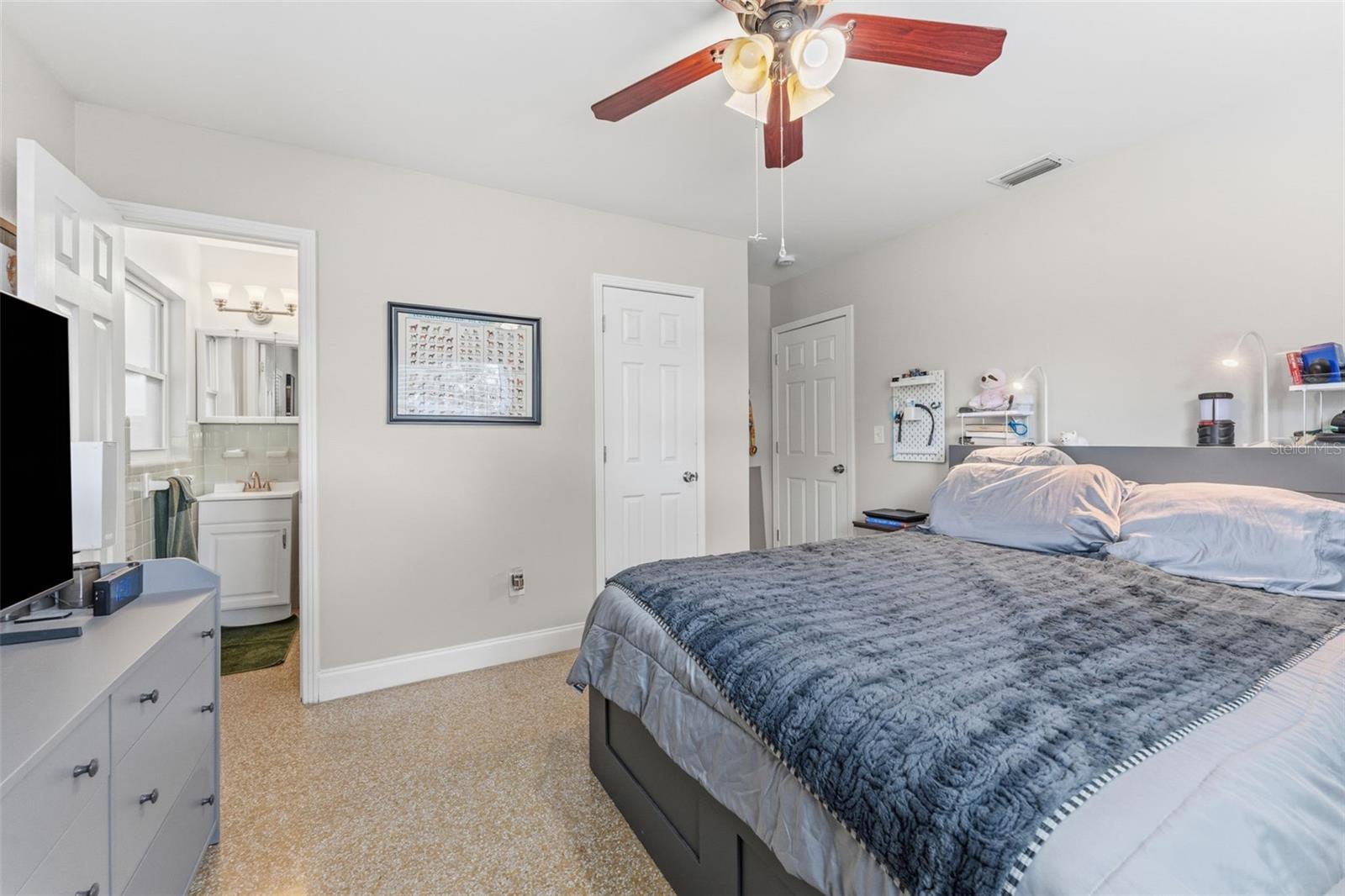 8018 N OLA AVE, TAMPA, FL, 33604