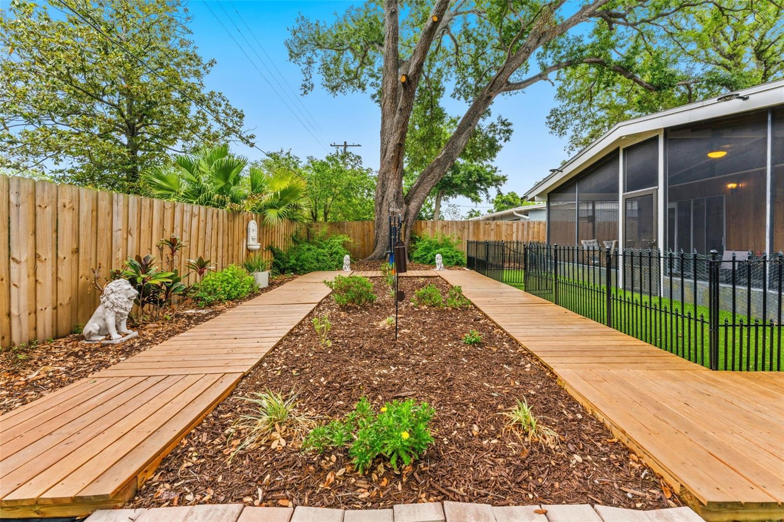 8018 N OLA AVE, TAMPA, FL, 33604