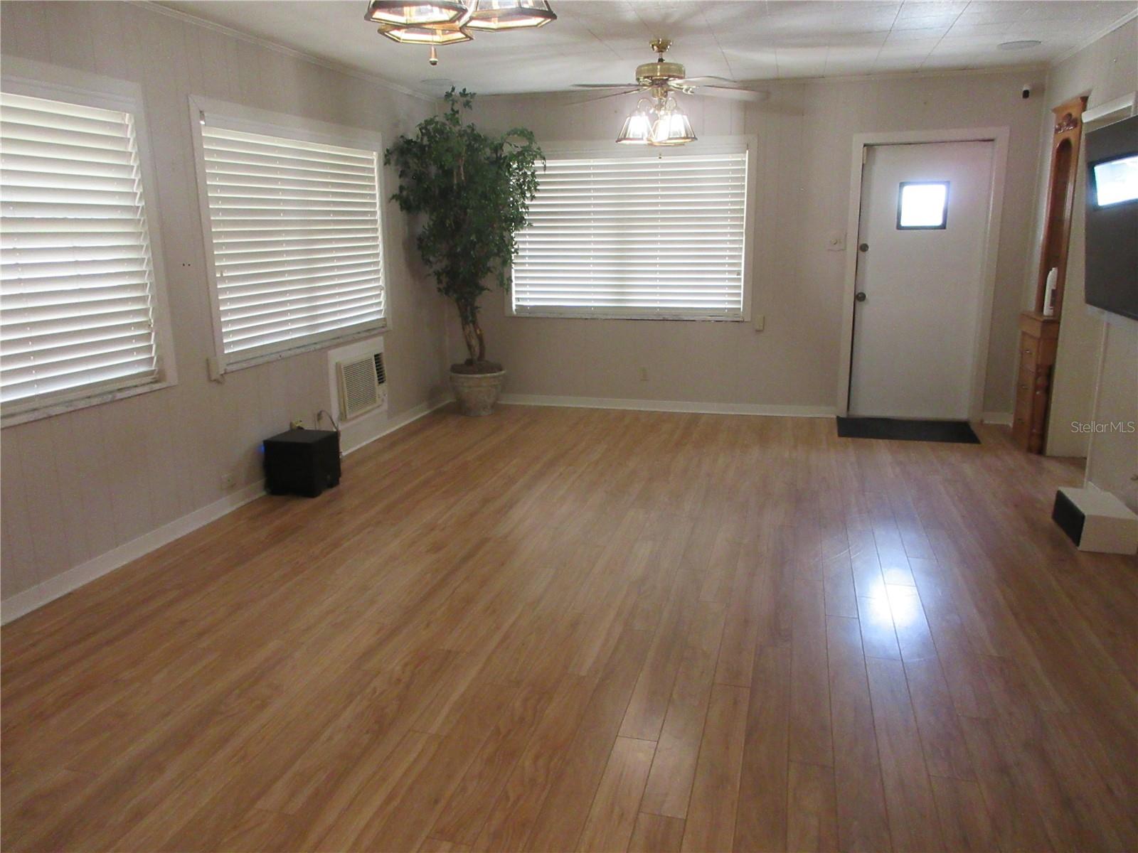 902 N CRYSTAL TER, PLANT CITY, FL, 33563
