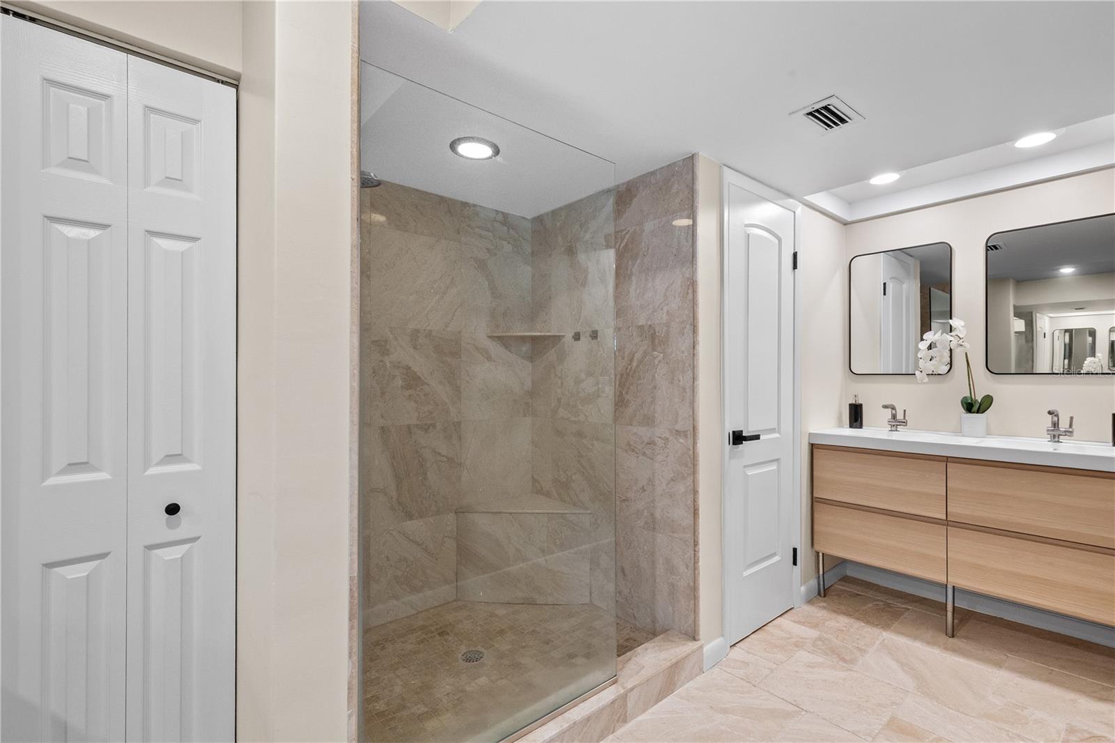 4222 FAIRWAY CIR #4222, TAMPA, FL, 33618