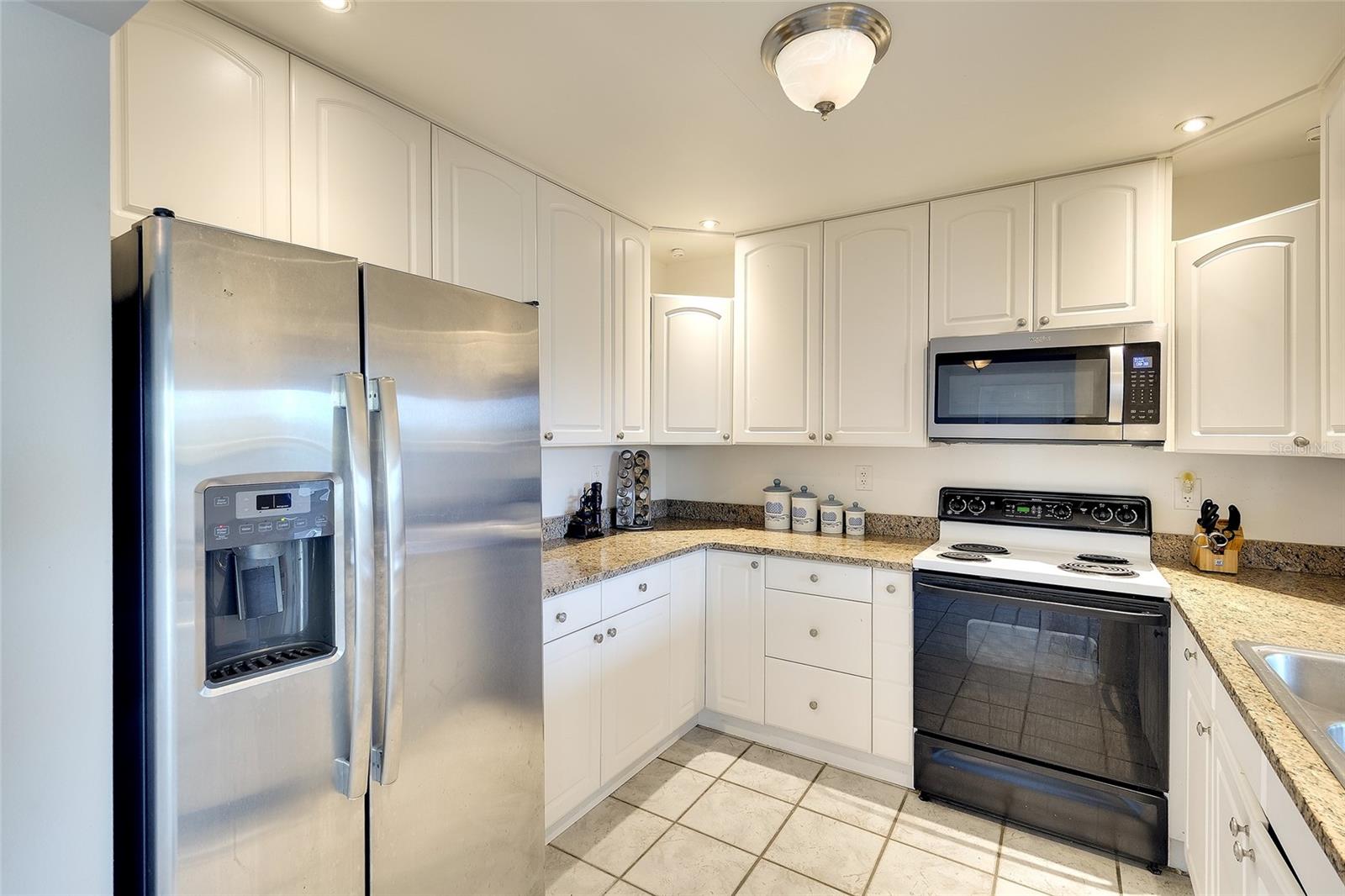 3810 JOYCE DR, BRADENTON, FL, 34208