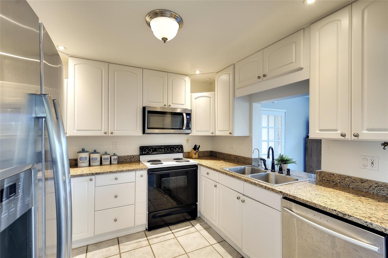 3810 JOYCE DR, BRADENTON, FL, 34208
