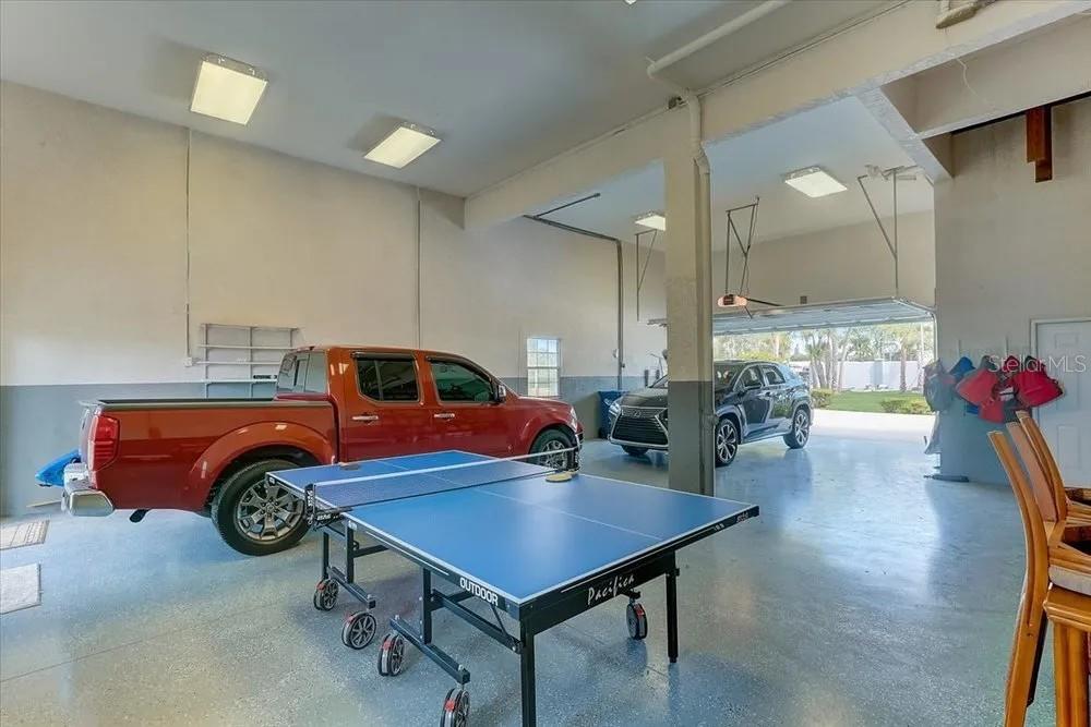 2424 BAY DR, BRADENTON, FL, 34207