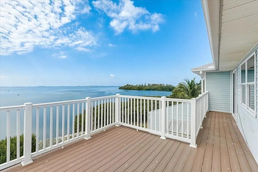 2424 BAY DR, BRADENTON, FL, 34207