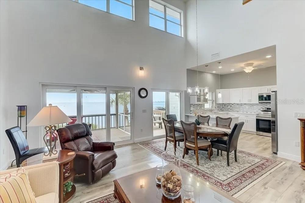 2424 BAY DR, BRADENTON, FL, 34207