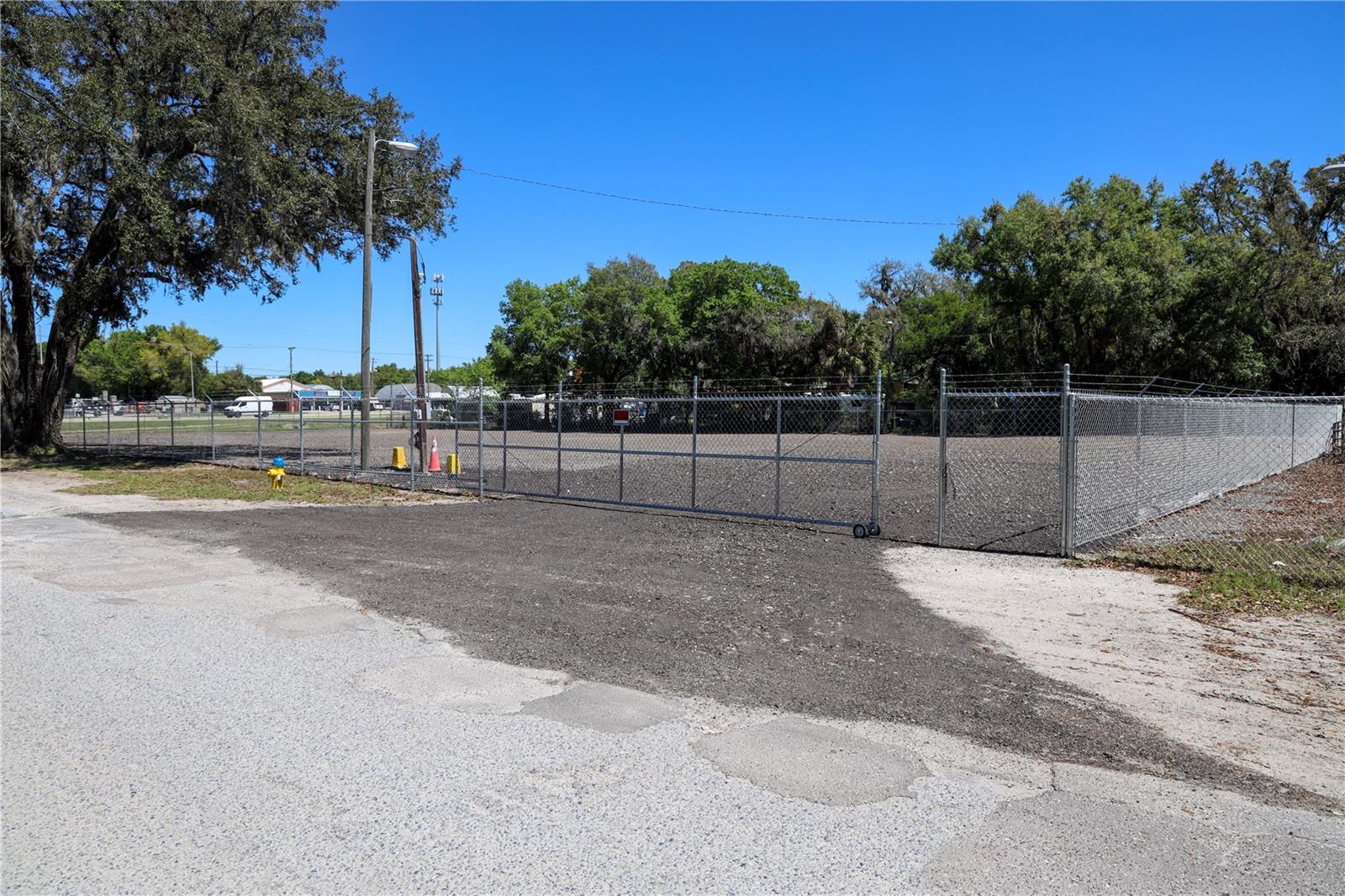 11703 N US 301 HWY, THONOTOSASSA, FL, 33592