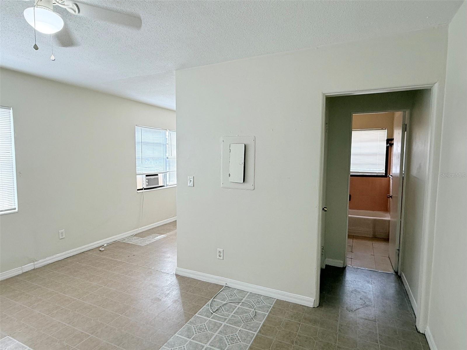 2404 10TH ST W #1, BRADENTON, FL, 34205