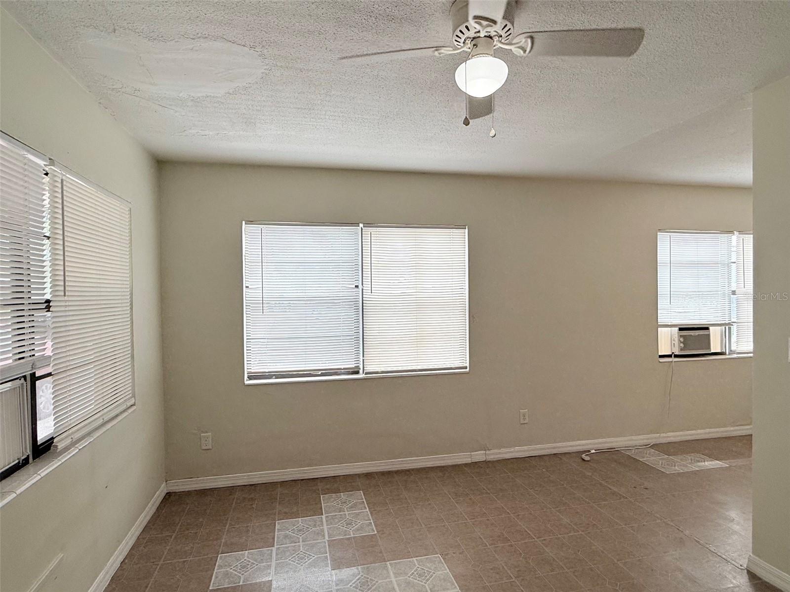 2404 10TH ST W #1, BRADENTON, FL, 34205