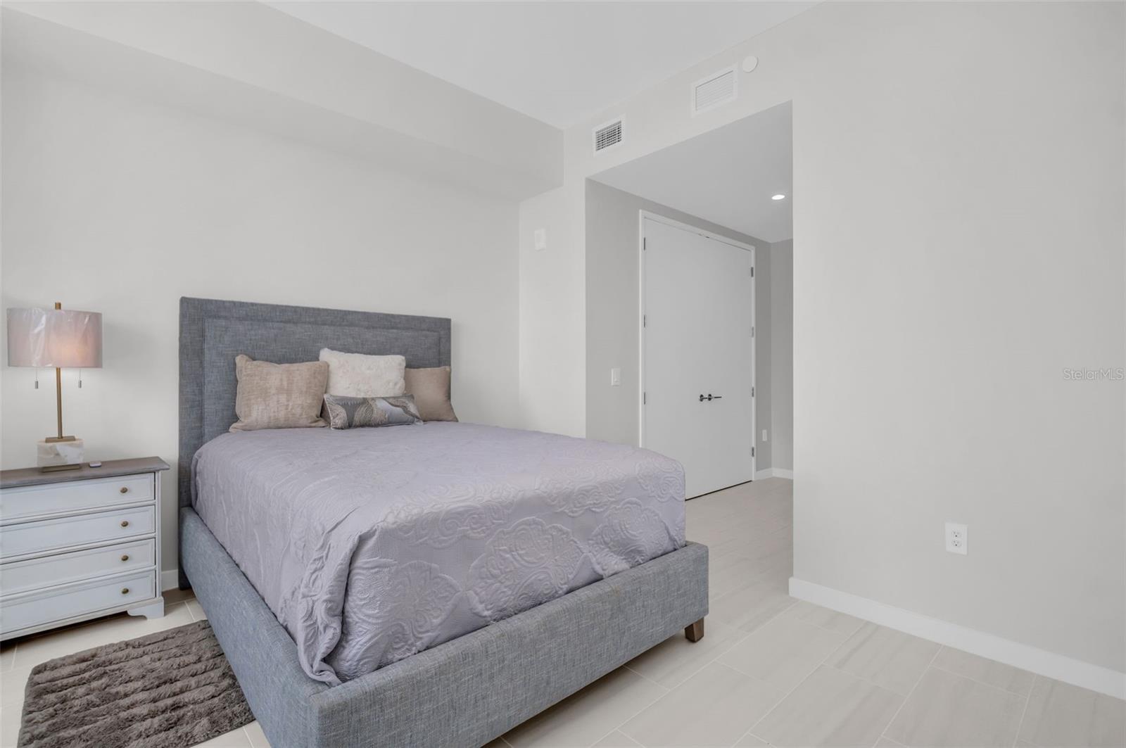 400 CENTRAL AVE #1204, ST PETERSBURG, FL, 33701