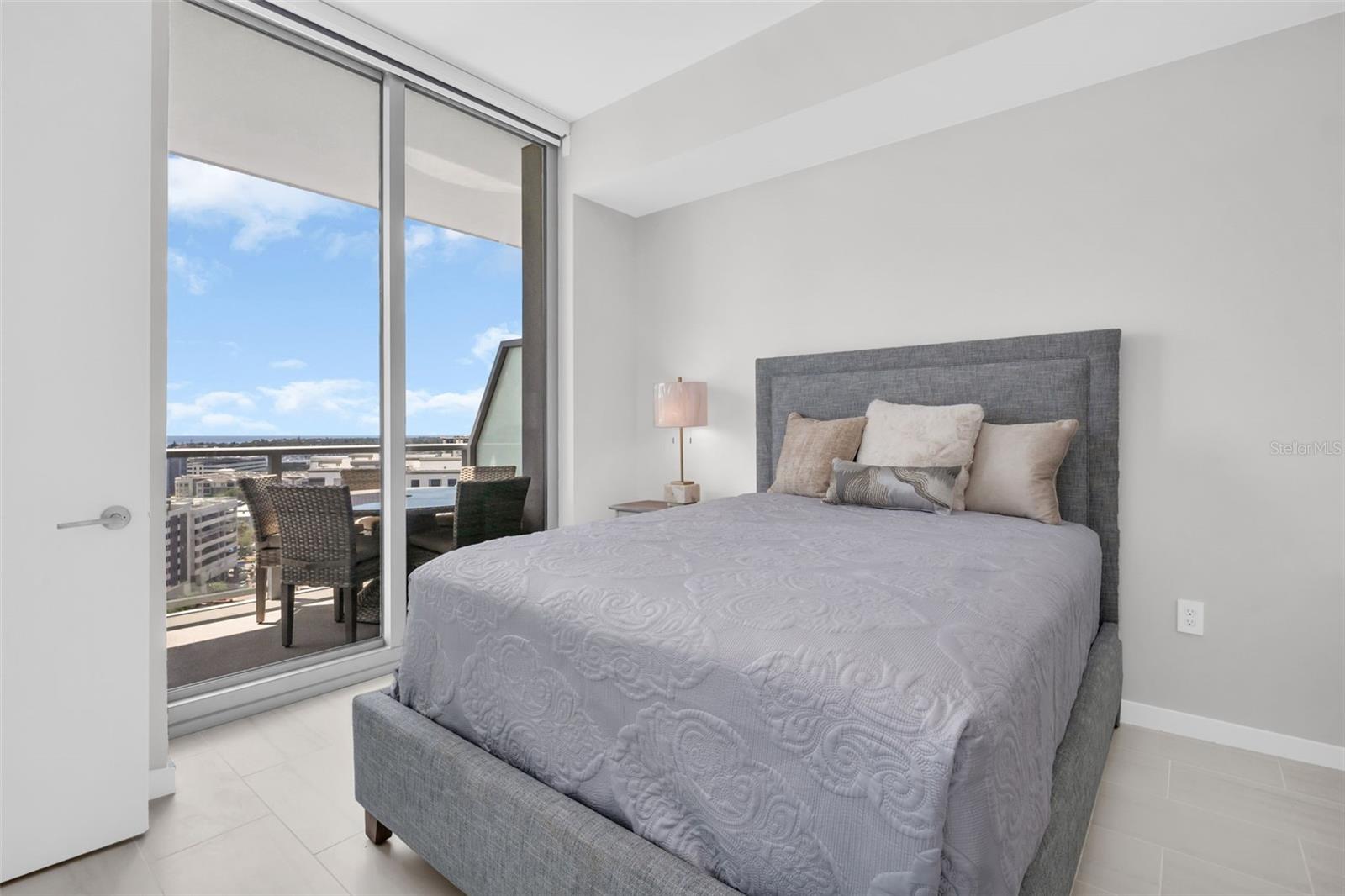 400 CENTRAL AVE #1204, ST PETERSBURG, FL, 33701