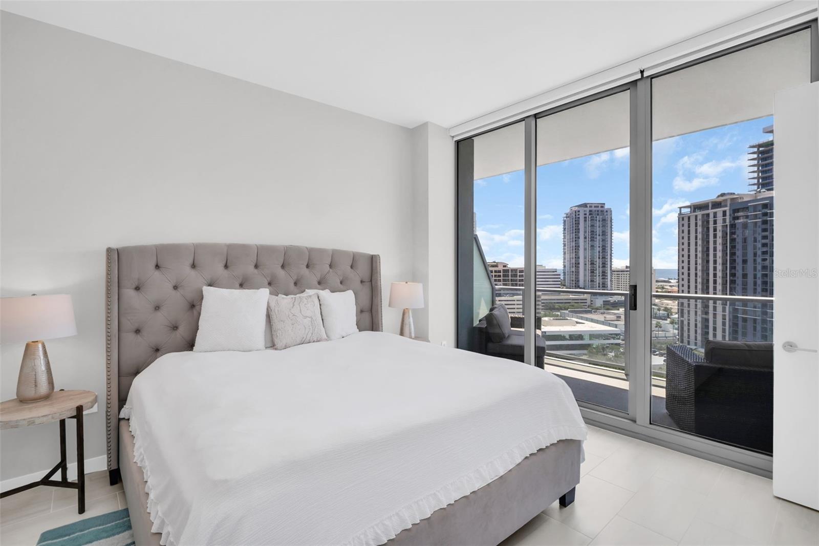 400 CENTRAL AVE #1204, ST PETERSBURG, FL, 33701