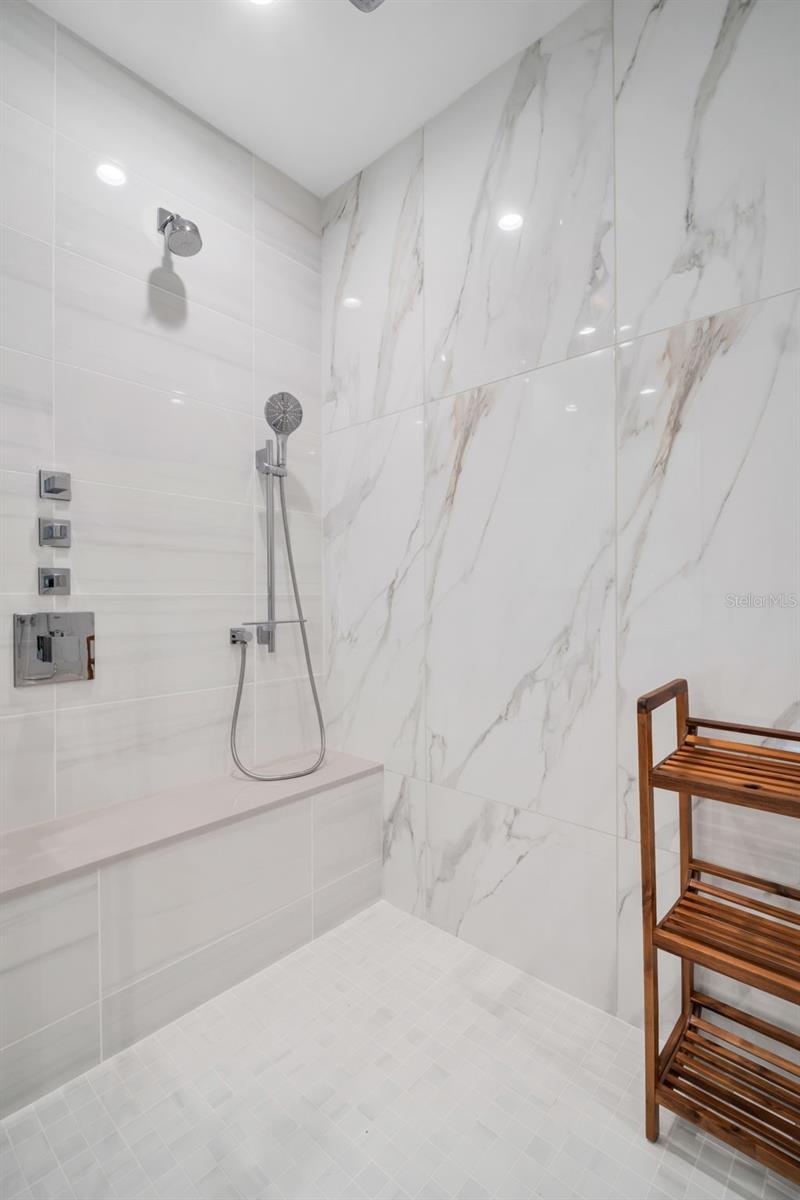 400 CENTRAL AVE #1204, ST PETERSBURG, FL, 33701