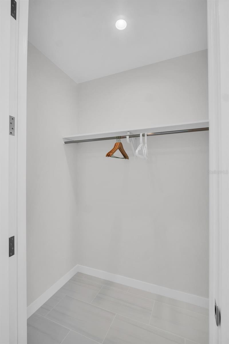 400 CENTRAL AVE #1204, ST PETERSBURG, FL, 33701