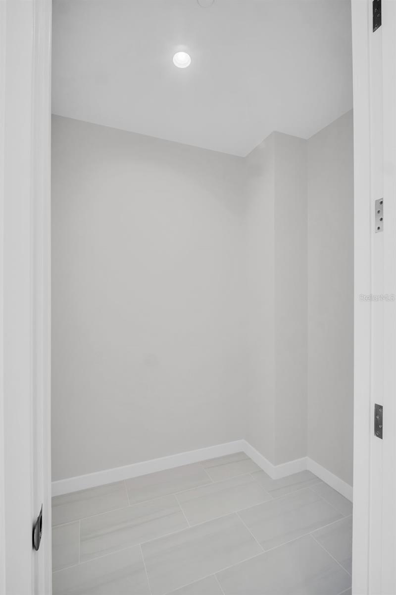 400 CENTRAL AVE #1204, ST PETERSBURG, FL, 33701