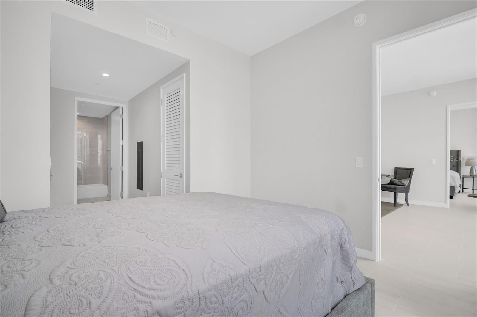 400 CENTRAL AVE #1204, ST PETERSBURG, FL, 33701
