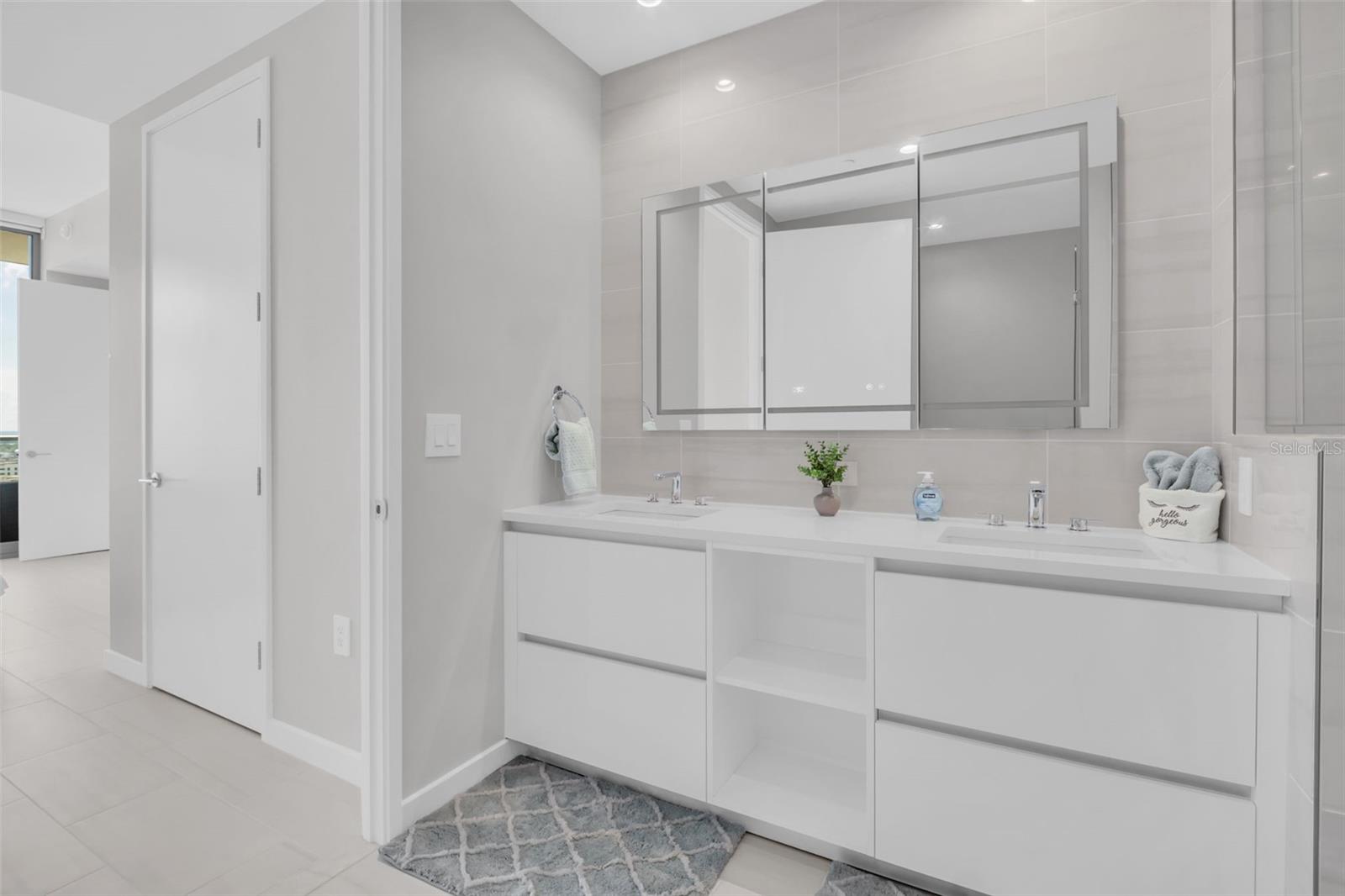 400 CENTRAL AVE #1204, ST PETERSBURG, FL, 33701