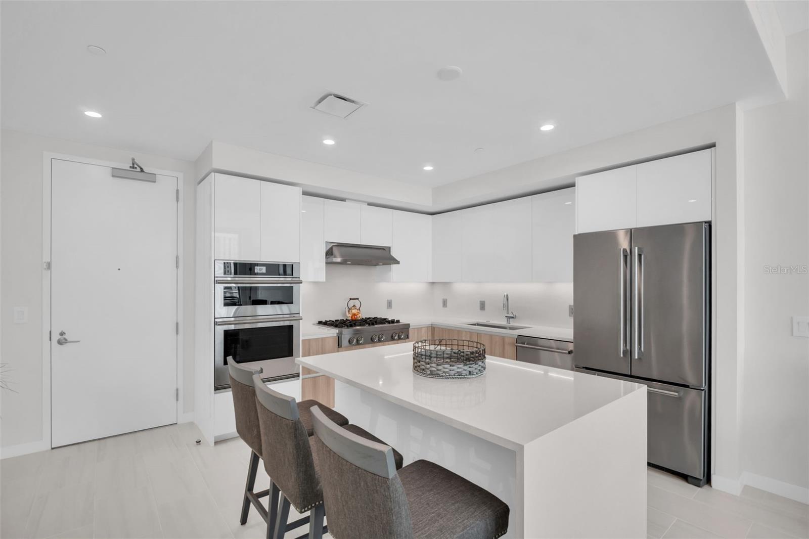 400 CENTRAL AVE #1204, ST PETERSBURG, FL, 33701