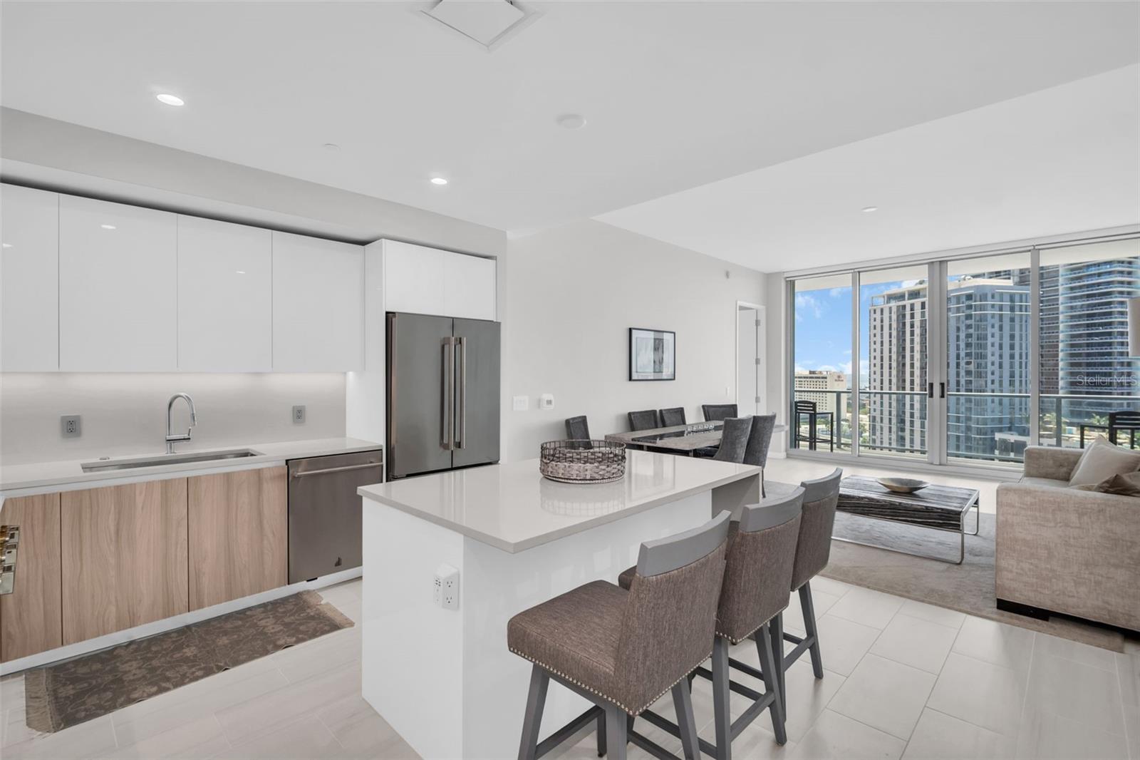 400 CENTRAL AVE #1204, ST PETERSBURG, FL, 33701