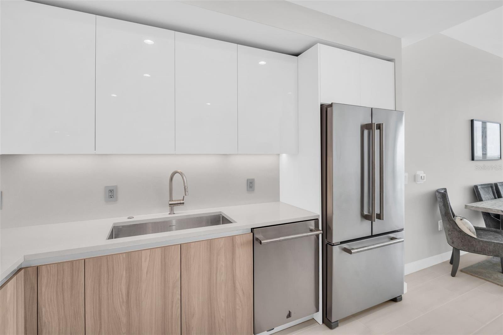 400 CENTRAL AVE #1204, ST PETERSBURG, FL, 33701