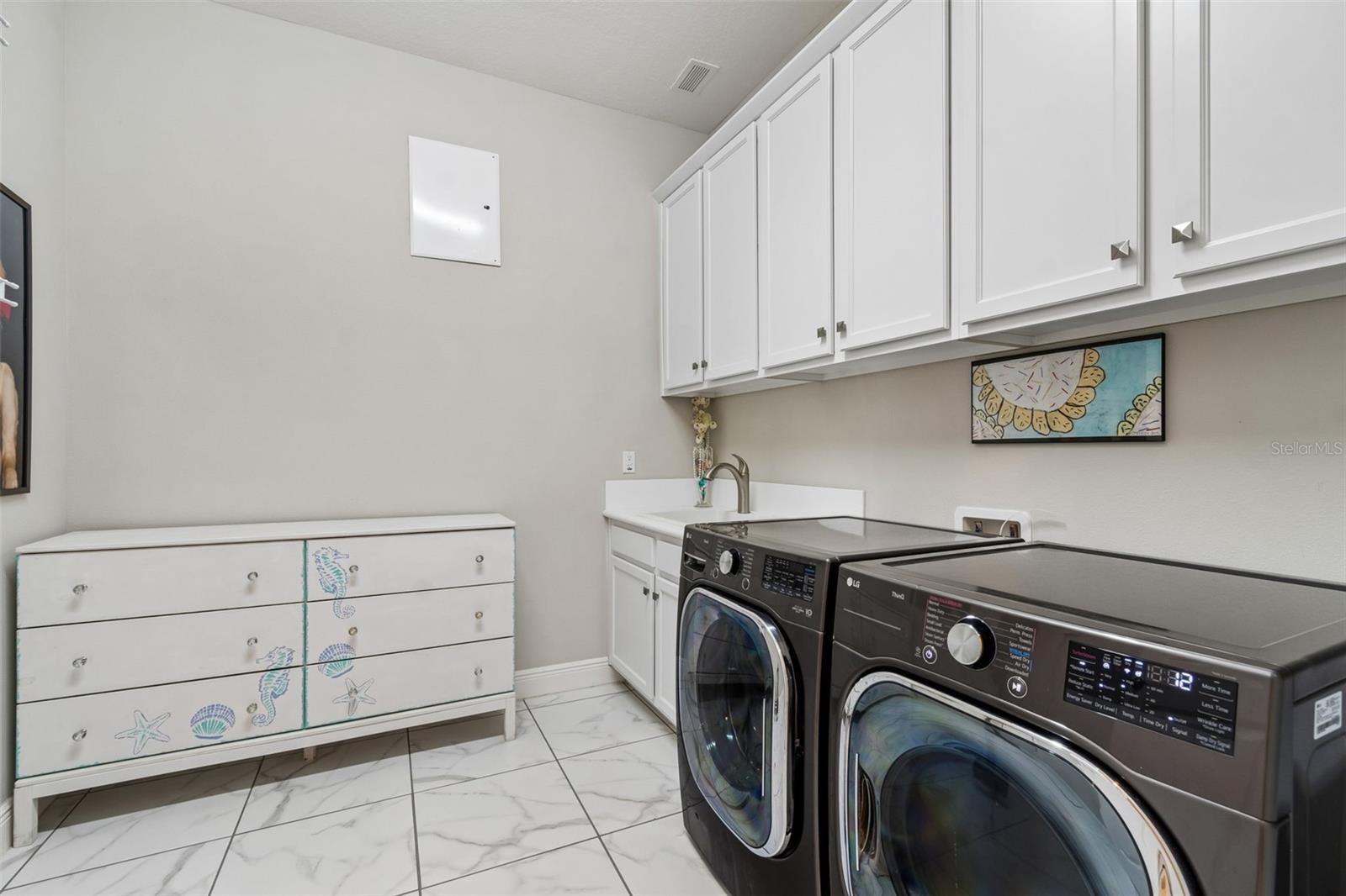 2213 HOLLOW FOREST CT, WESLEY CHAPEL, FL, 33543