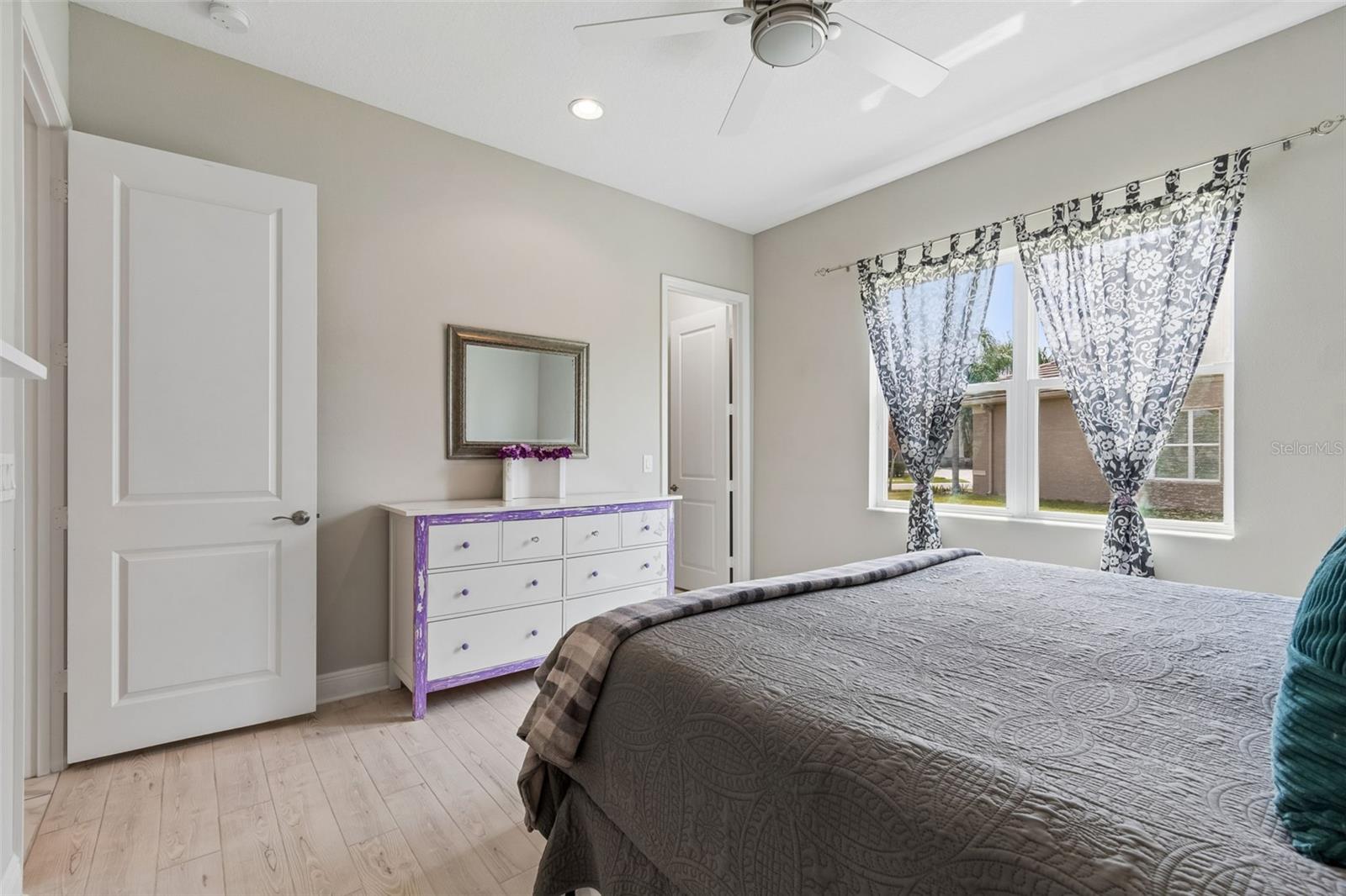 2213 HOLLOW FOREST CT, WESLEY CHAPEL, FL, 33543