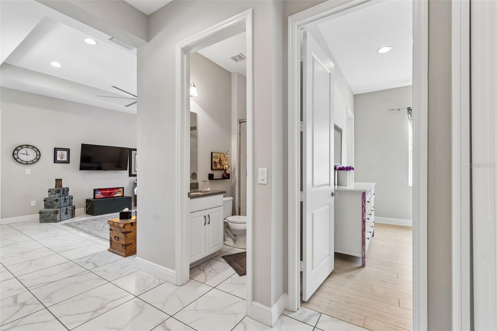 2213 HOLLOW FOREST CT, WESLEY CHAPEL, FL, 33543