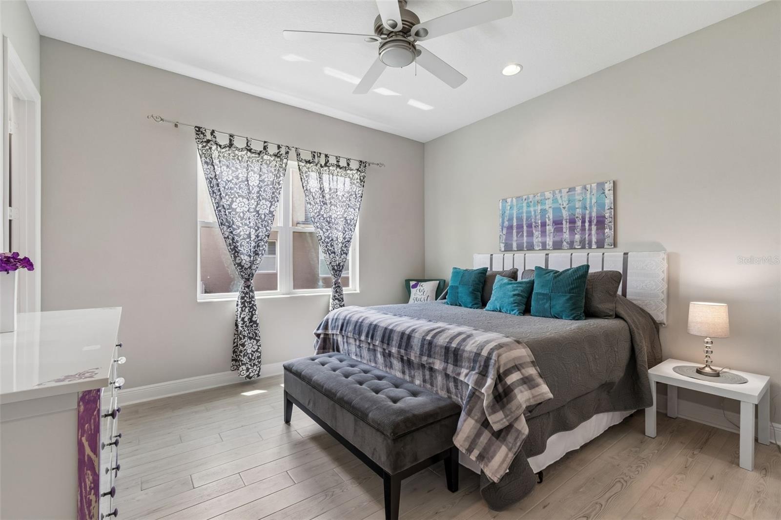 2213 HOLLOW FOREST CT, WESLEY CHAPEL, FL, 33543