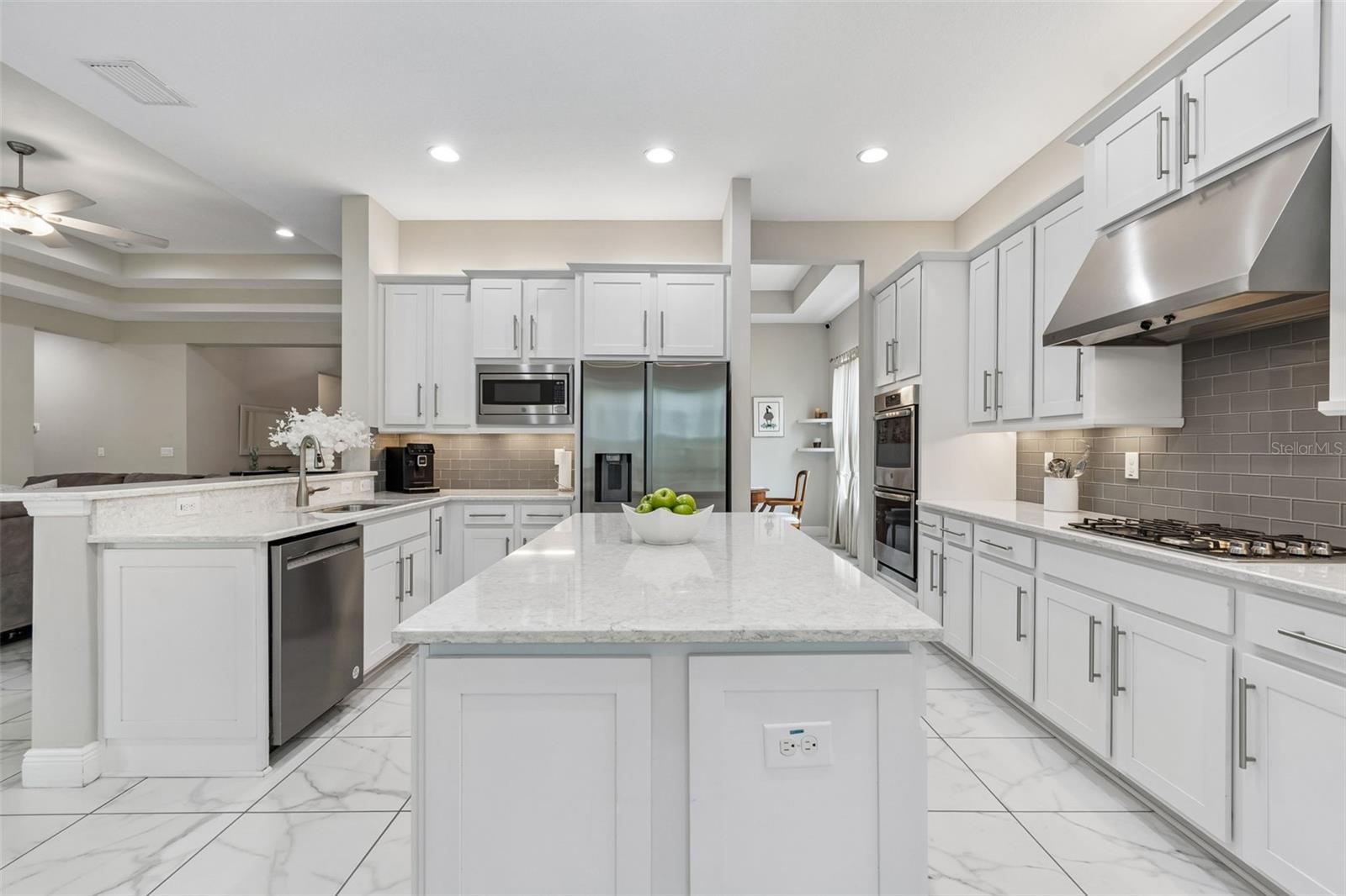 2213 HOLLOW FOREST CT, WESLEY CHAPEL, FL, 33543