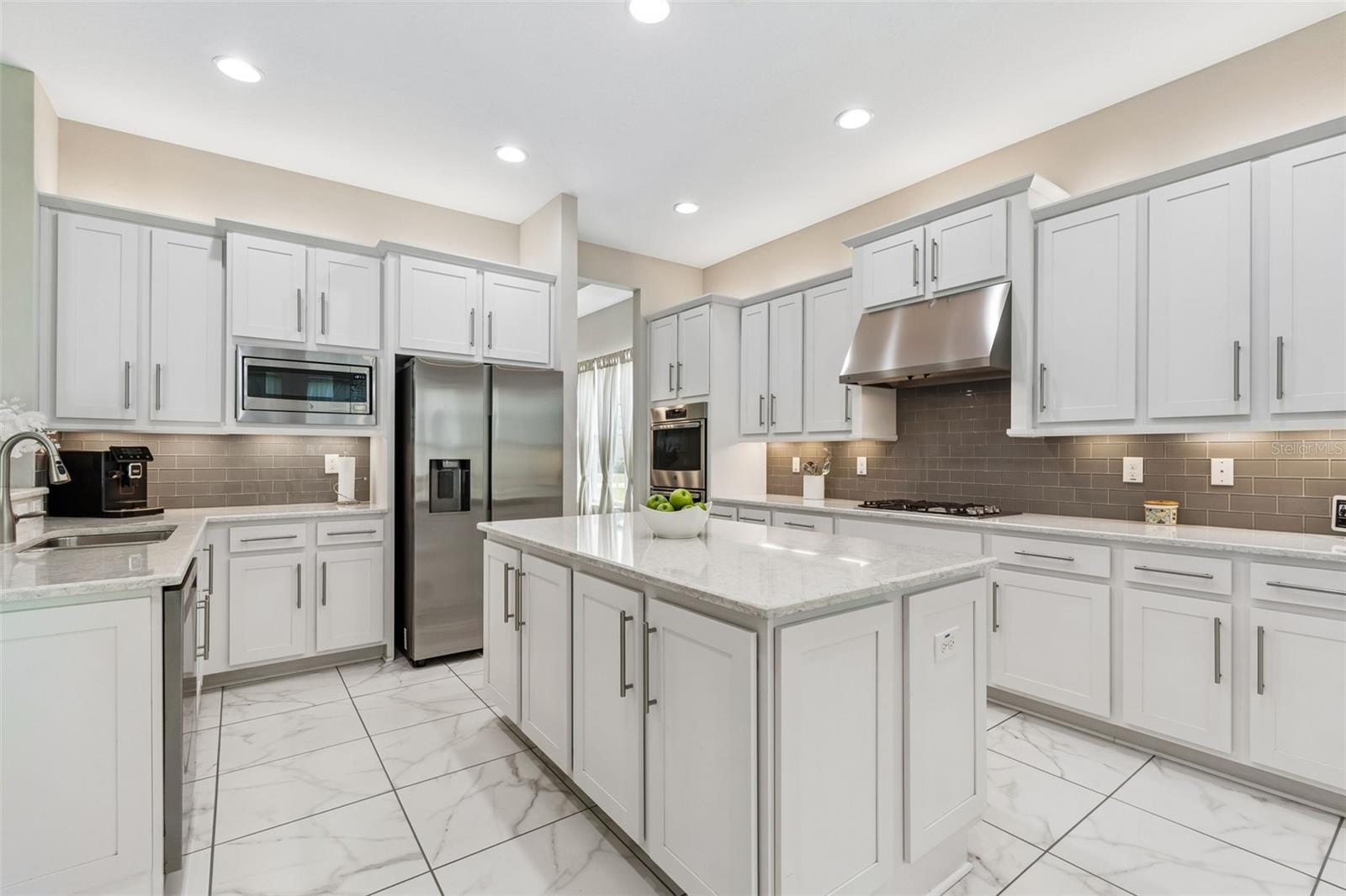 2213 HOLLOW FOREST CT, WESLEY CHAPEL, FL, 33543