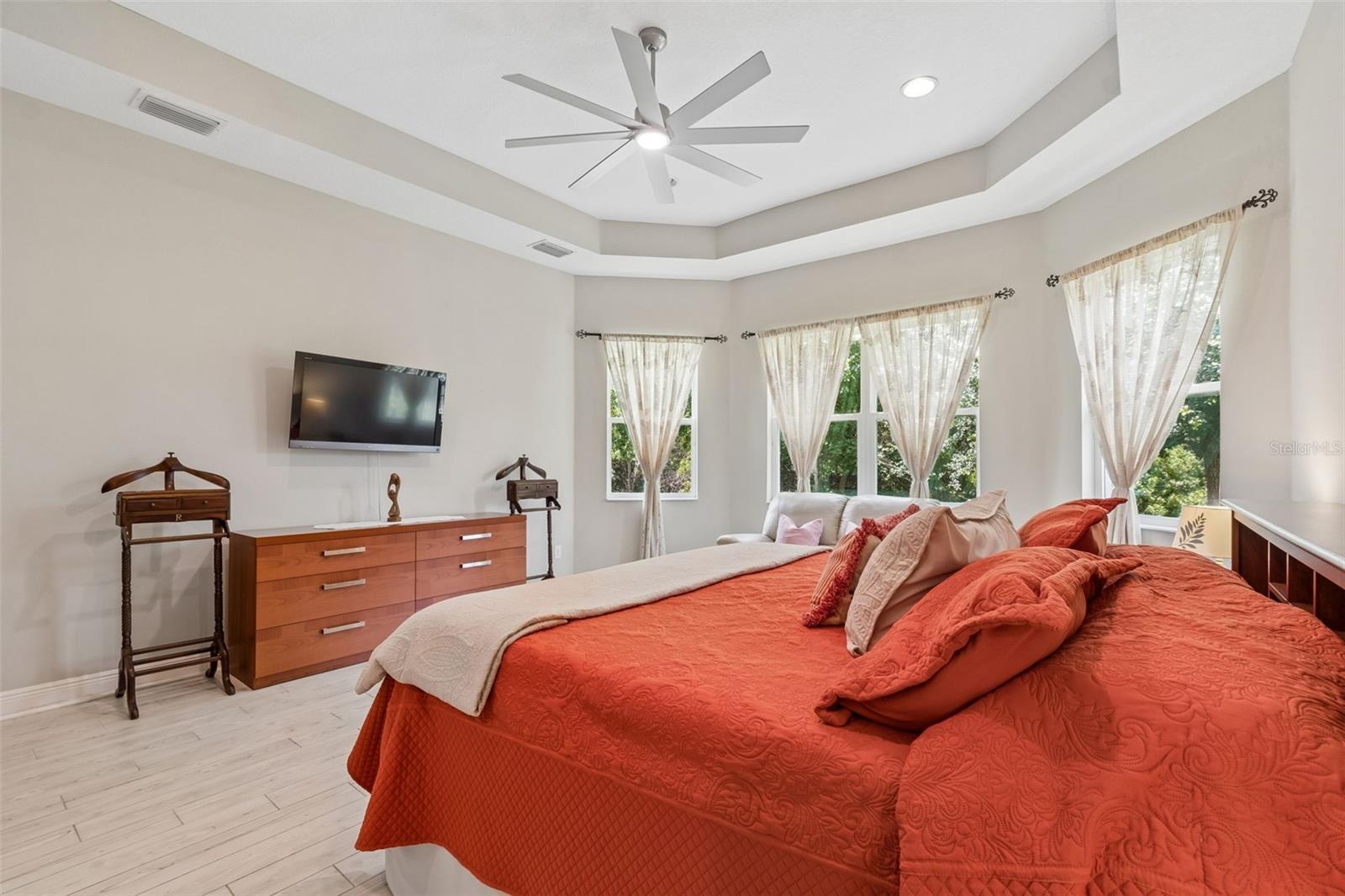 2213 HOLLOW FOREST CT, WESLEY CHAPEL, FL, 33543