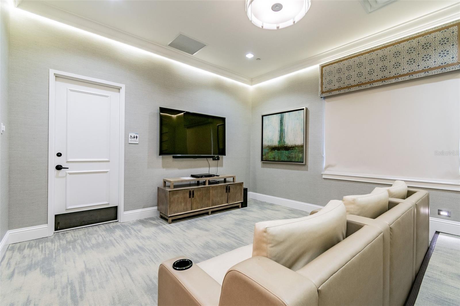 2213 HOLLOW FOREST CT, WESLEY CHAPEL, FL, 33543