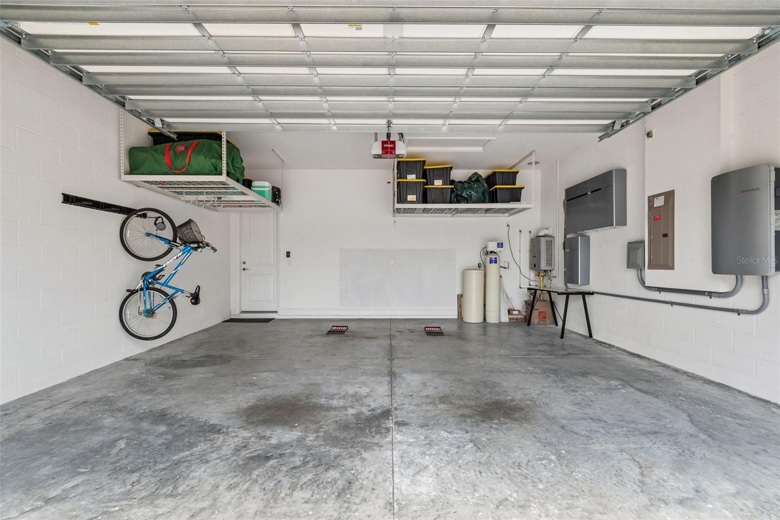 2213 HOLLOW FOREST CT, WESLEY CHAPEL, FL, 33543
