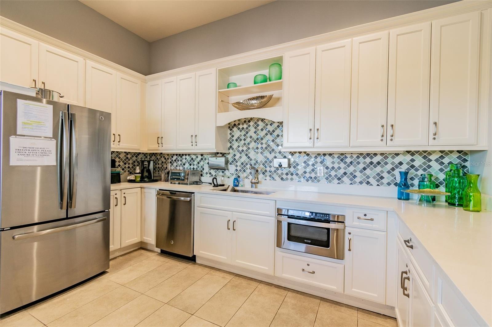 2213 HOLLOW FOREST CT, WESLEY CHAPEL, FL, 33543