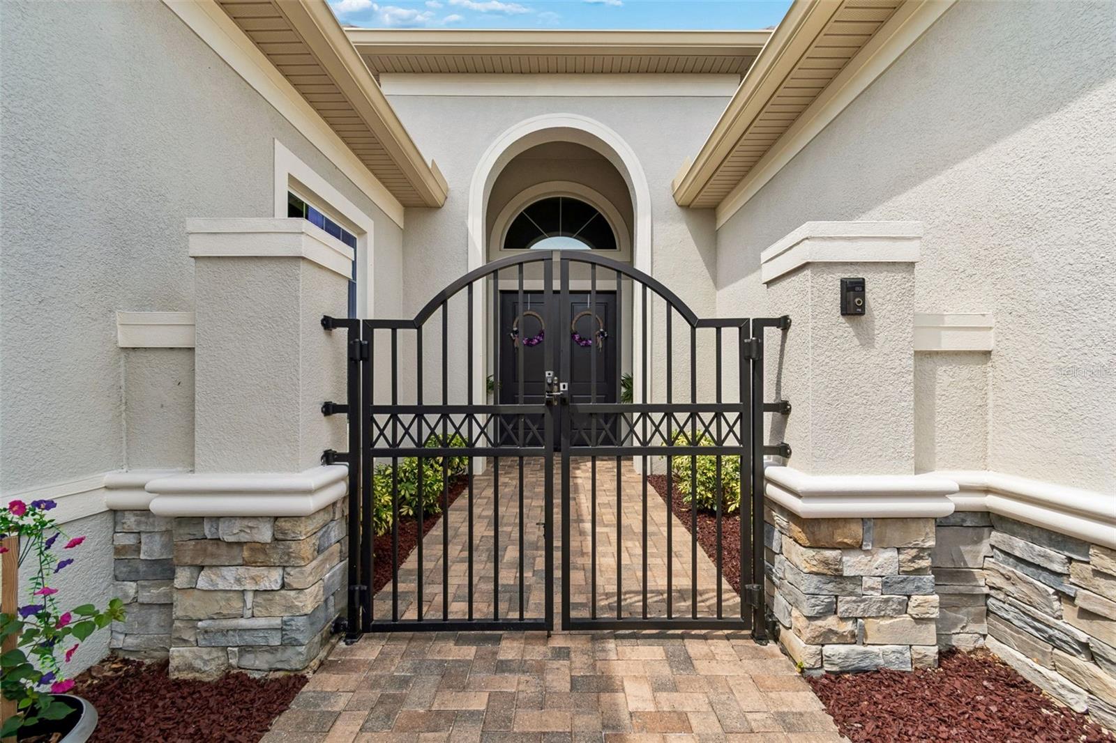 2213 HOLLOW FOREST CT, WESLEY CHAPEL, FL, 33543