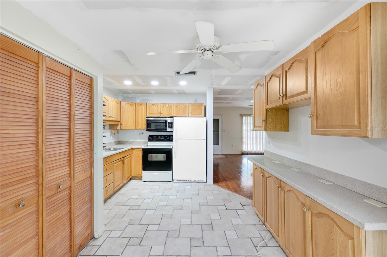 3403 41ST ST W #19, BRADENTON, FL, 34205