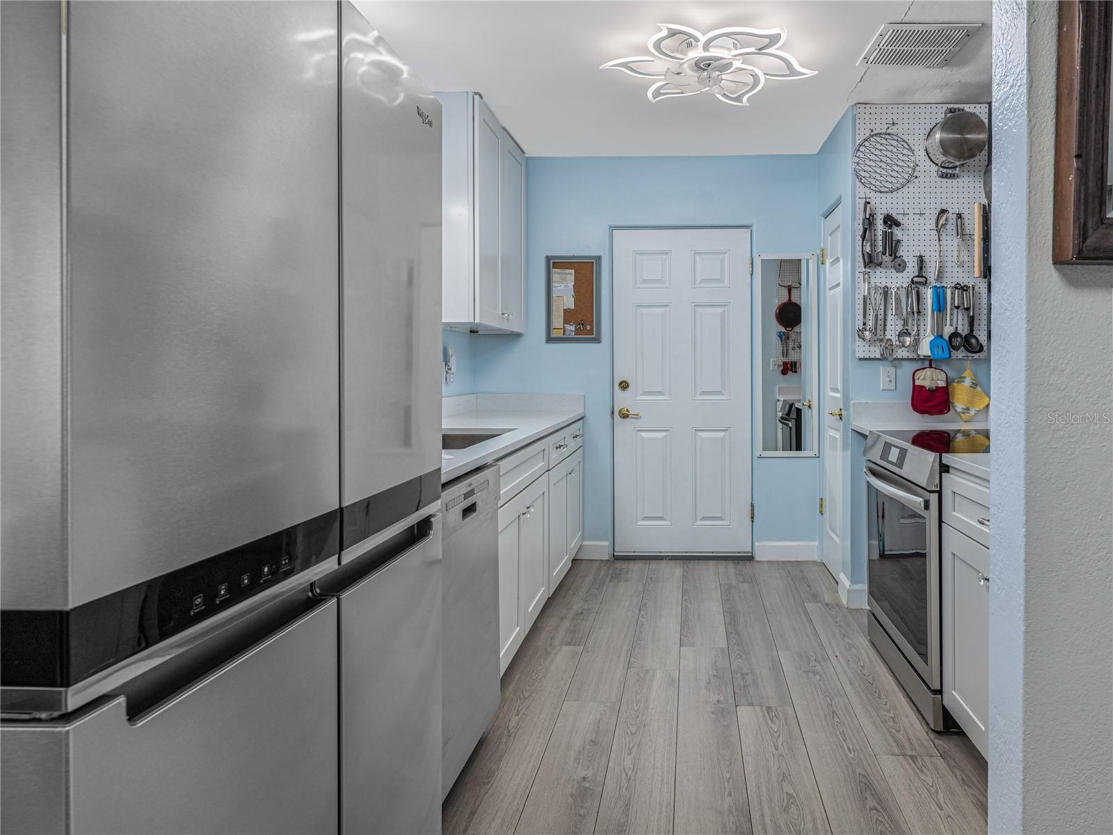 2702 S SHINE AVE, ORLANDO, FL, 32806