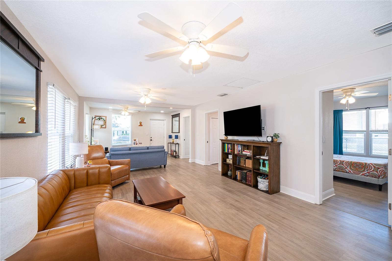 702 E GILCHRIST ST, PLANT CITY, FL, 33563